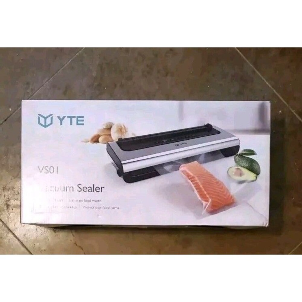 Vacuum Sealer Auto Food Saver Dry & Moist Settings Machine Built In Cutter New